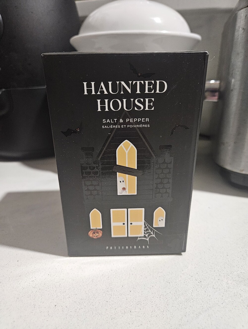 Haunted House Salt And Pepper Shakers - Picture 2 of 7